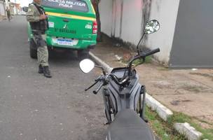 Polícia recupera moto roubada na zona leste de Teresina (Foto: Divulgação)
