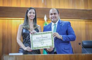 Delegada Elisa Morgado recebe título de cidadã piauiense (Foto: Reprodução)