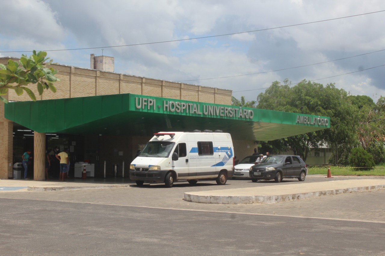 Hospital rejeita pacientes do interior do PI porque os leitos estão ocupados por doentes de Manaus