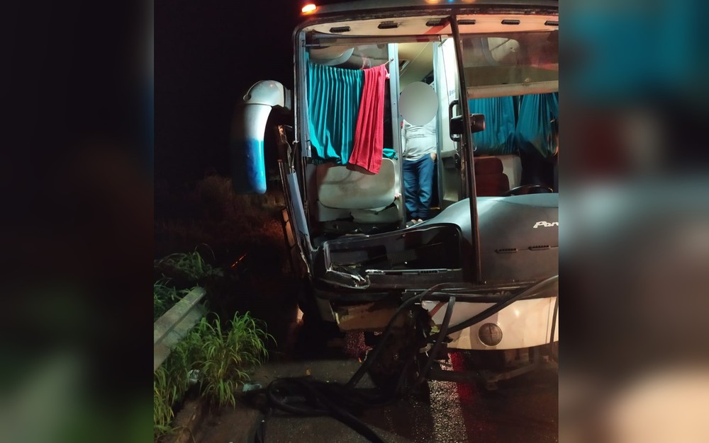 Acidente com ônibus que vinha para o Piauí deixa seis mortos na BR-020