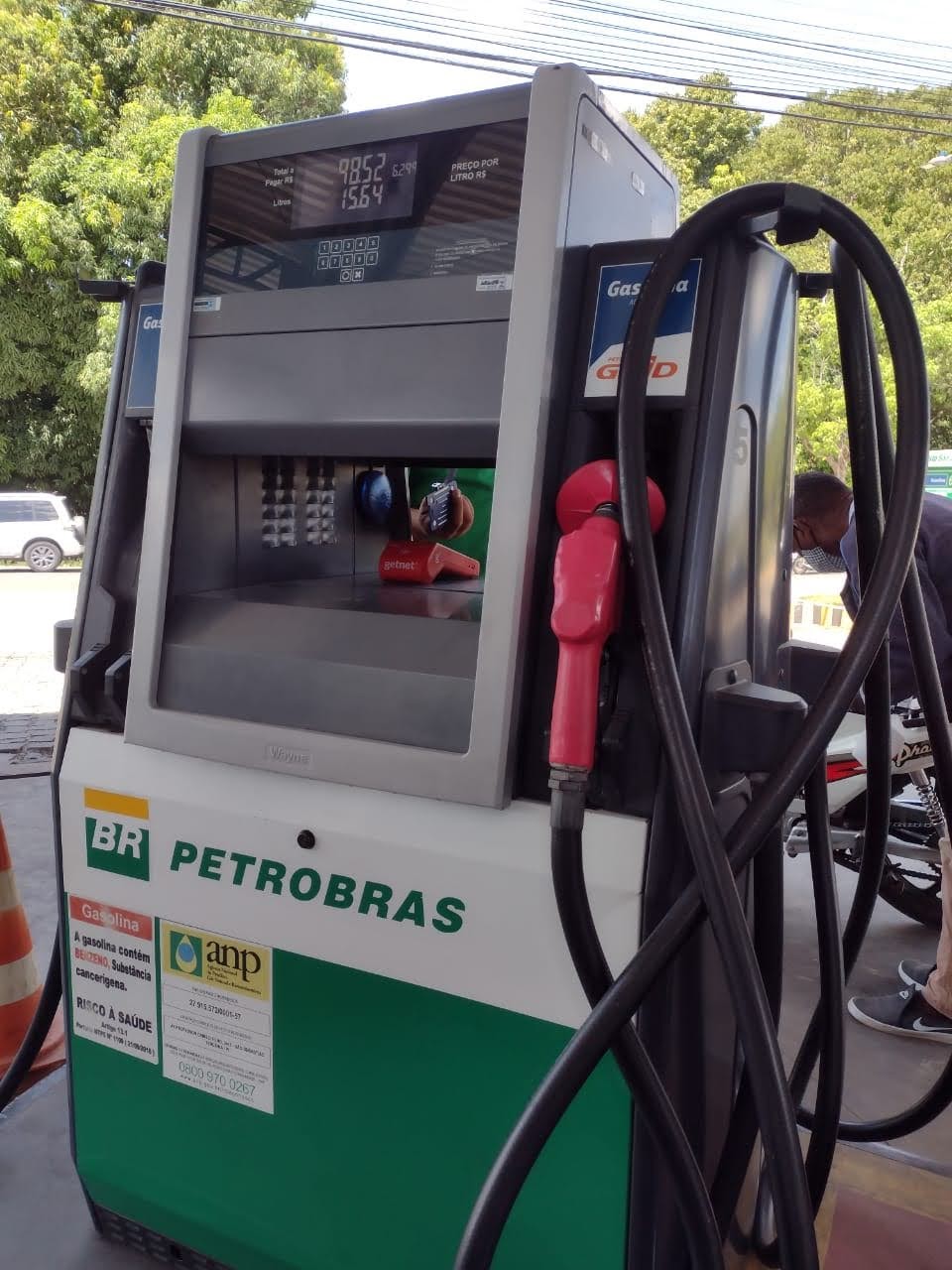 Senado vai votar medidas para baixar preço do gás e da gasolina em fevereiro