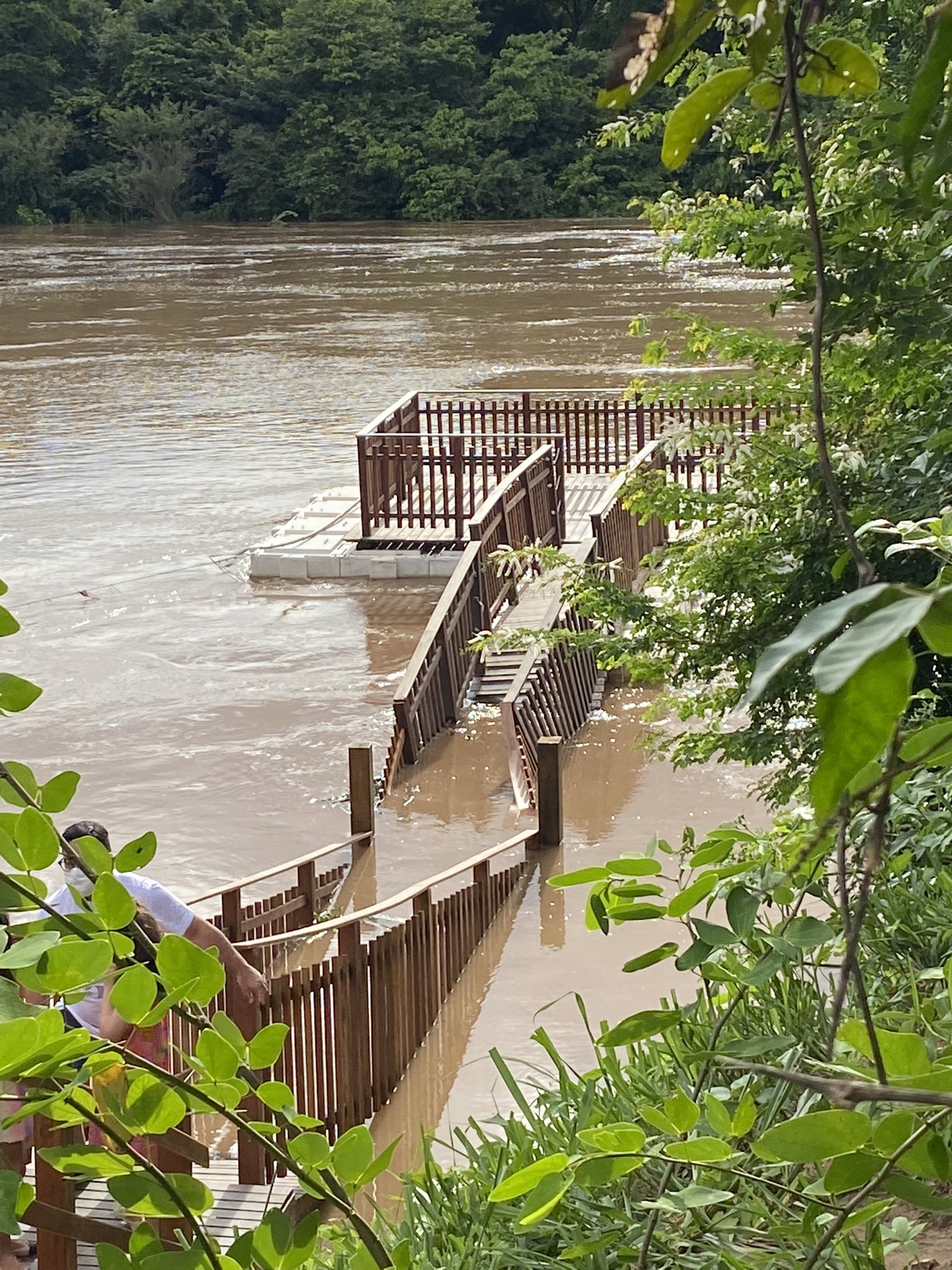 Nível do Rio Poti sobe e deve atingir cota de inundação nesta segunda-feira