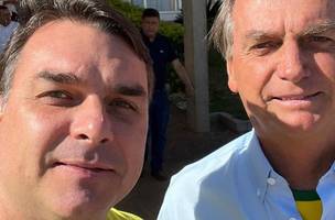 Flávio e Jair Bolsonaro (Foto: Divulgação)