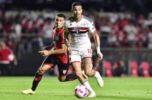São Paulo bate o Atlético de Goiás e fica próximo a zona da Copa Libertadores (Foto: Divulgação)