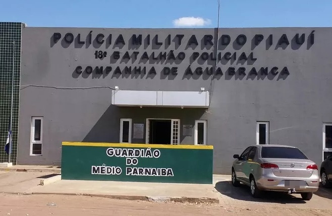 A Polícia Militar foi acionada pelos moradores depois de ouvir disparos de arma de fogo