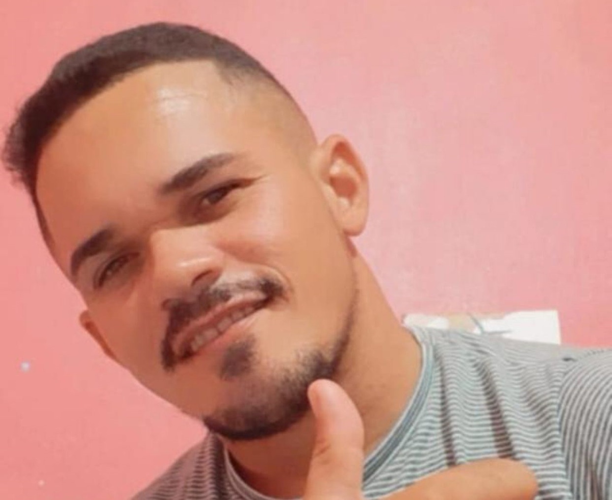 A vítima pilotava uma motocicleta no momento que foi baleada