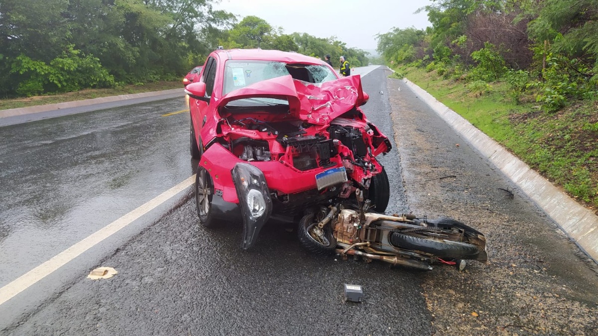 Acidente entre moto e carro deixa uma pessoa morta em Amarante