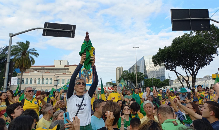 Atriz Cássia Kis