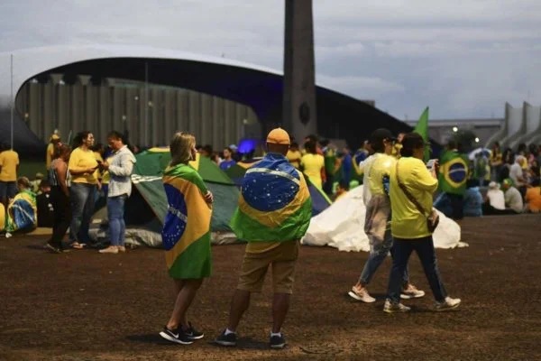 Bolsonaristas convocam atos