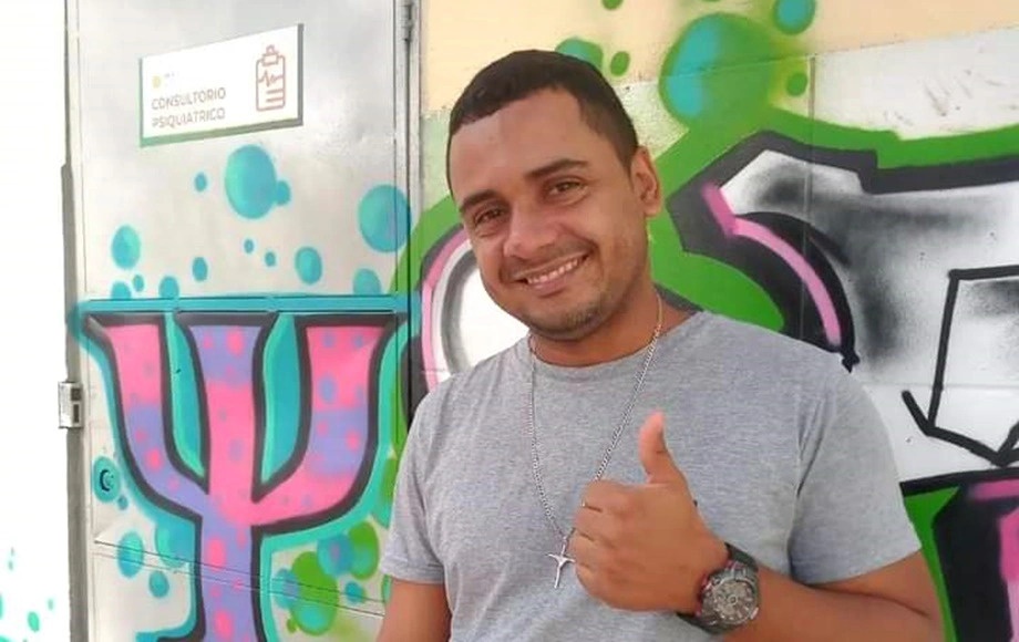 Bruno Pimentel estava em um bar quando homens armados dispararam contra ele