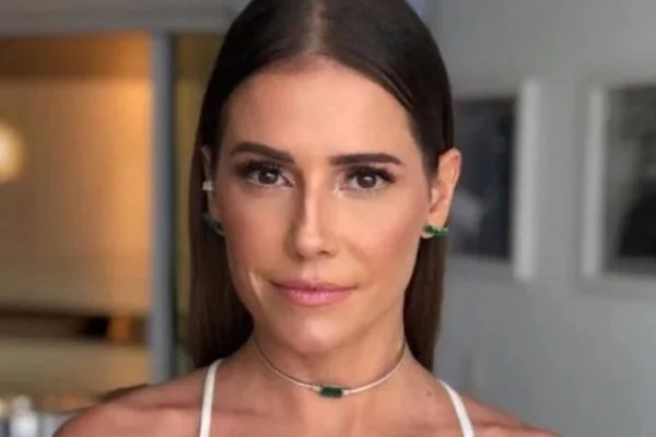 Deborah Secco