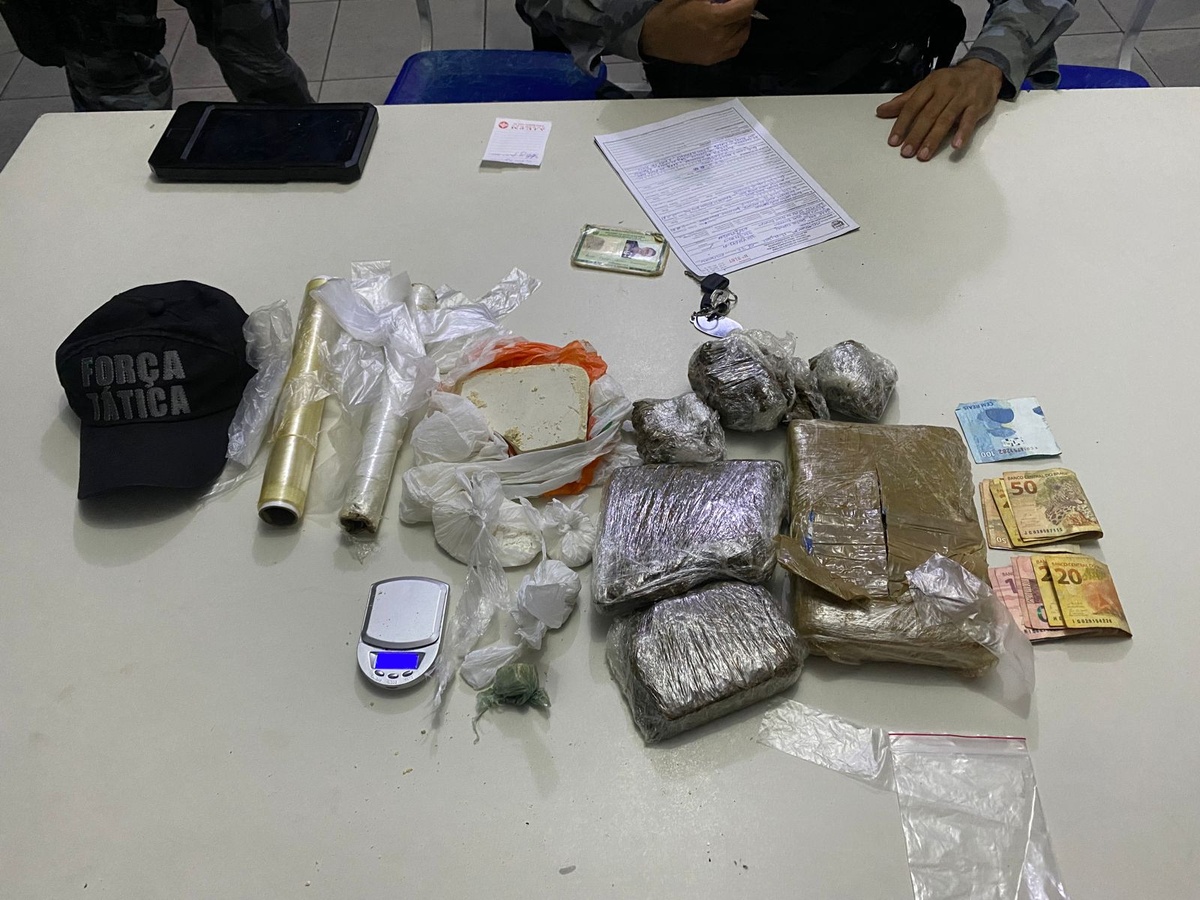 Entorpecentes apreendidos na operação da Polícia Militar