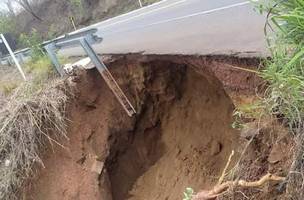 Erosão em trecho da BR 316 (Foto: Divulgação/PRF)