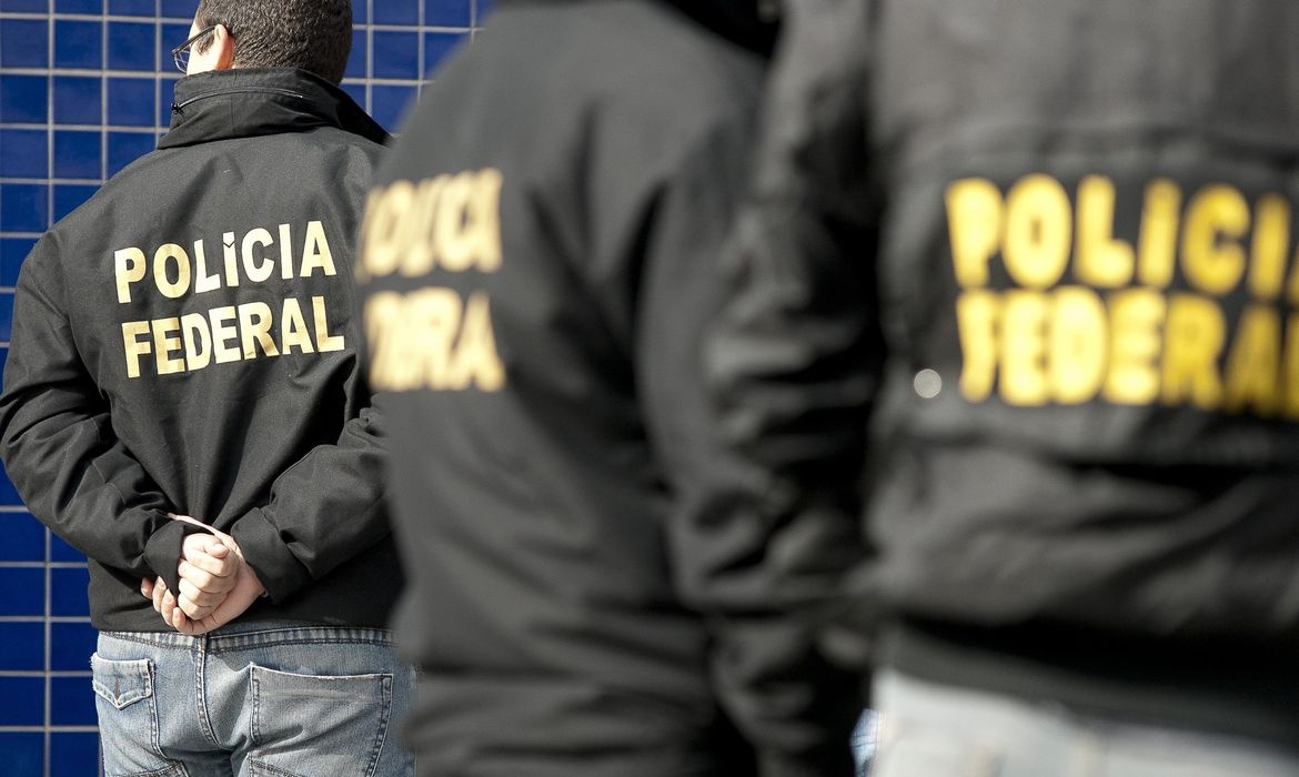 Na operação de hoje foram cumpridos 08 mandados de busca e apreensão