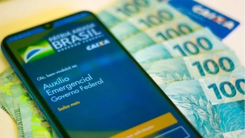 O processamento da folha de pagamentos do Auxílio Brasil envolve a Caixa, que opera a linha de crédito.