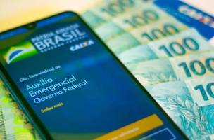 O processamento da folha de pagamentos do Auxílio Brasil envolve a Caixa, que opera a linha de crédito. (Foto: Agência Brasil)