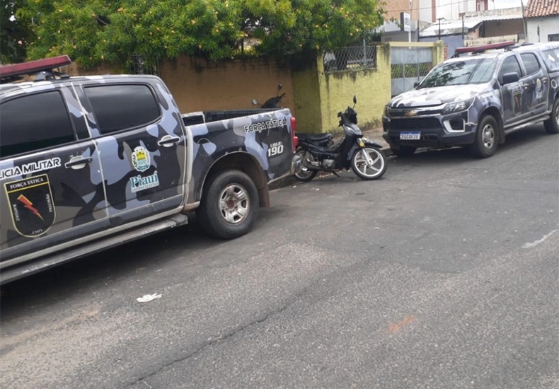 Polícia militar prende 5 suspeitos de praticarem arrastão na zona leste de Teresina