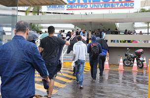 Portões abrem 12h para os quase 600 mil estudantes inscritos (Foto: Agência Brasil)