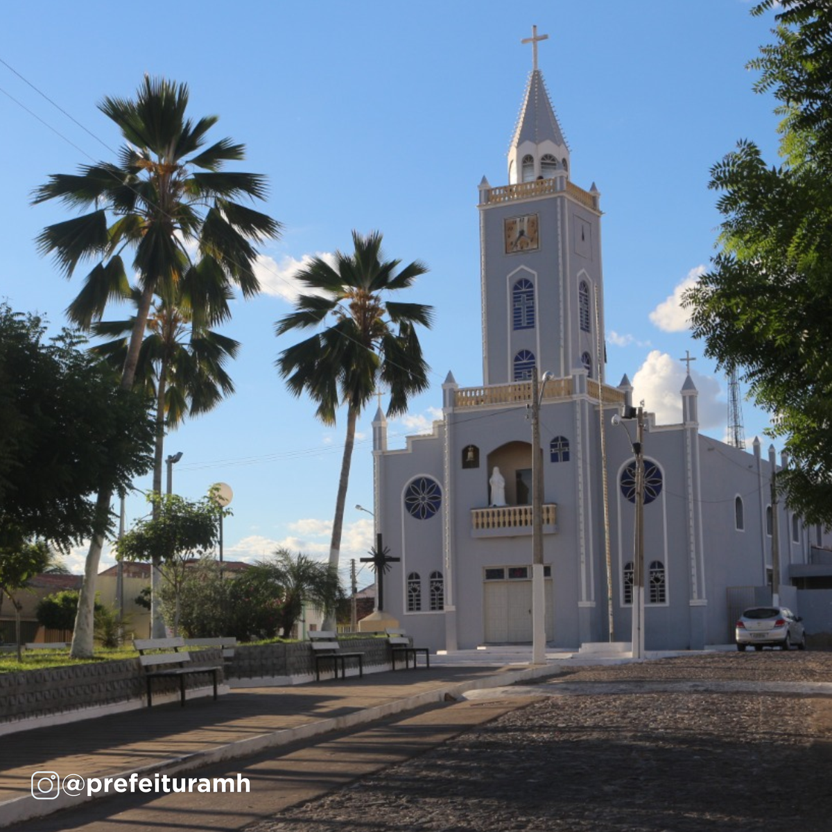 Praça principal de Monsenhor Hipólito