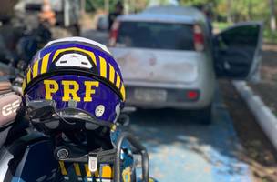 PRF recupera veículo furtado em Brasília-DF (Foto: Divulgação Polícia Rodovária Federal)
