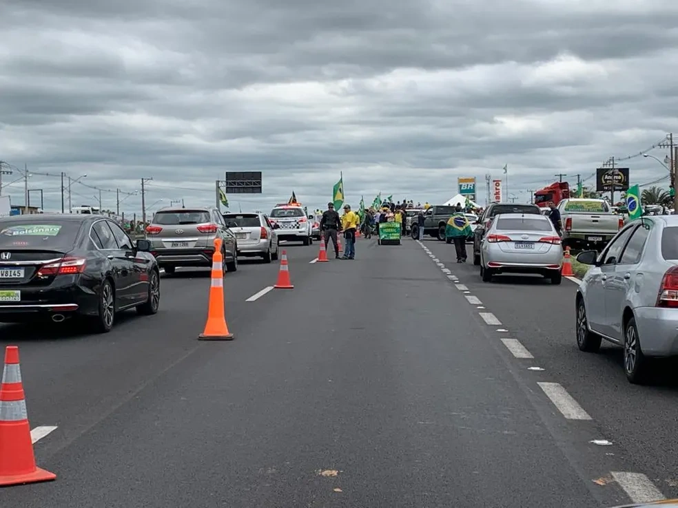 Todas rodovias federais do país estão livres de bloqueios, diz PRF