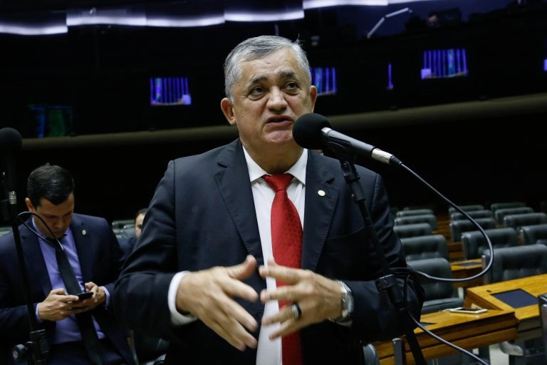 Vice-líder da Minoria anuncia reunião entre Lula e Arthur Lira na próxima terça-feira