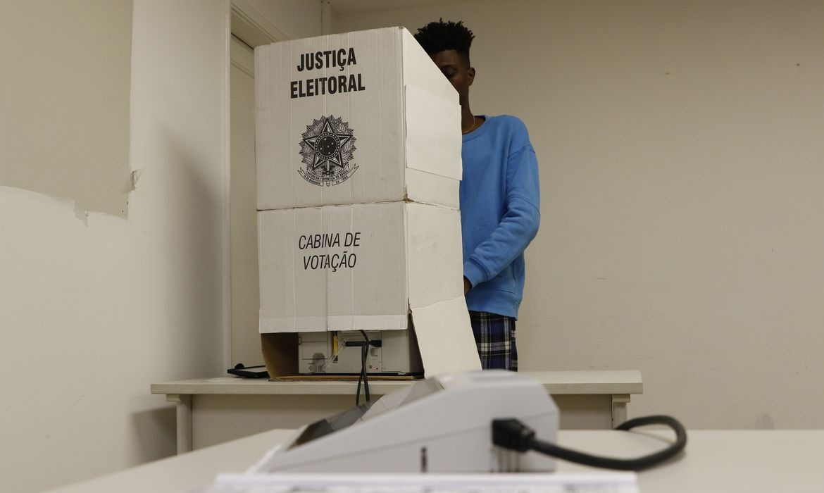 Ausente do primeiro turno têm até hoje (01) para justificar a ausência