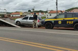 Carro apreendido (Foto: PRF/Divulgação)