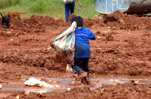 Cerca de 30% da população estava em situação de pobreza em 2021 (Foto: Marcello Casal/Agência Brasil)