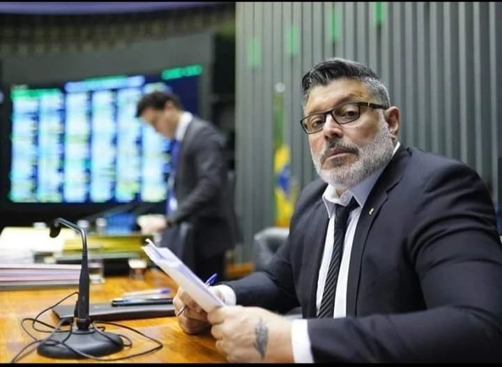 Conforme a proposta, poderão ser beneficiadas as pessoas com rendimento igual ou inferior a R$ 5 mil