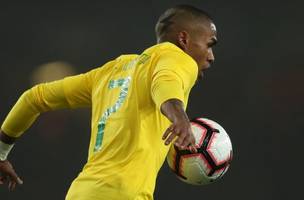 Douglas Costa (Foto: Lucas Figueiredo/CBF)
