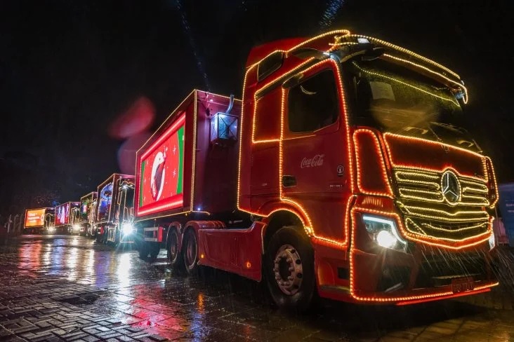Caminhões iluminados de Natal da Coca-Cola vão passar em Teresina hoje |  Portal AZ