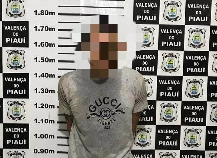 Homem danifica viatura ao resistir à prisão em Elesbão Veloso