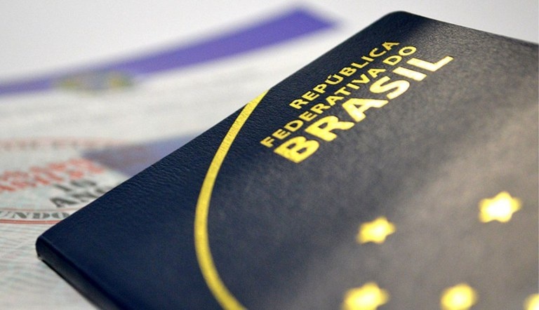Mais de 108 mil pessoas na fila por um passaporte