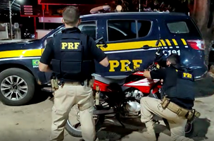 Motociclista preso (Foto: PRF/Divulgação)