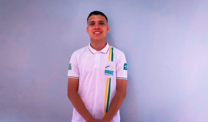 O medalhista de ouro, Allyson de Sousa Almeida, estudante do 2º ano do ensino Médio do CETI Monsenhor Melo