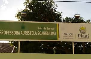 O suspeito chegou a quebrar uma janela da Unidade Escolar (Foto: Reprodução/ Google maps)