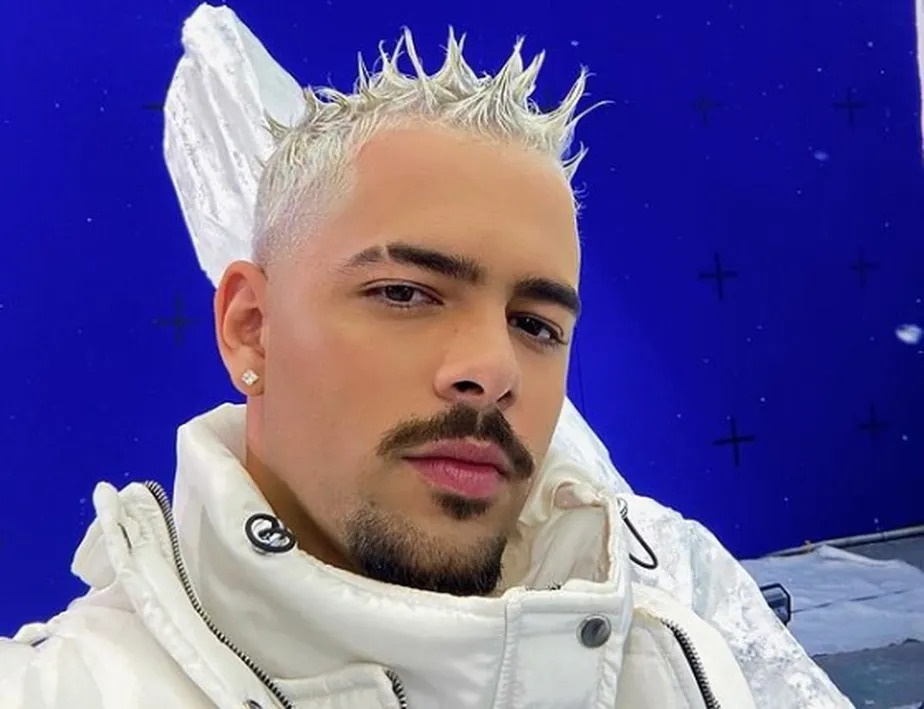 Pedro Sampaio compara Farofa da Gkay a convite de Grammy