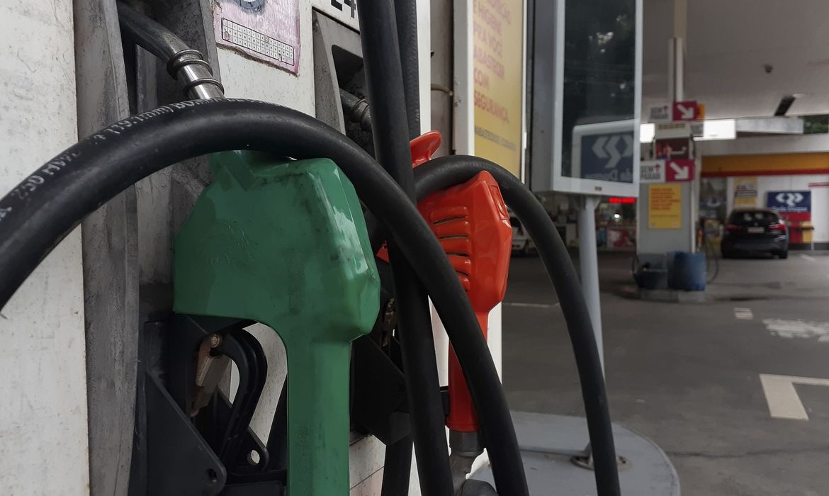Petrobras reduz preços da gasolina e do diesel para distribuidoras