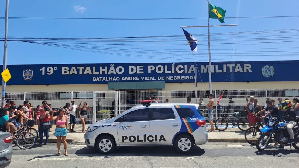 PM mata esposa, invade batalhão e atira em colegas de farda em Pernambuco