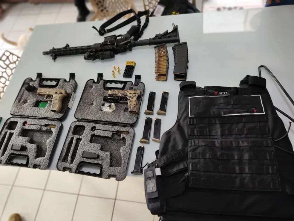 Polícia federal deflagra operação contra comércio legal de armas