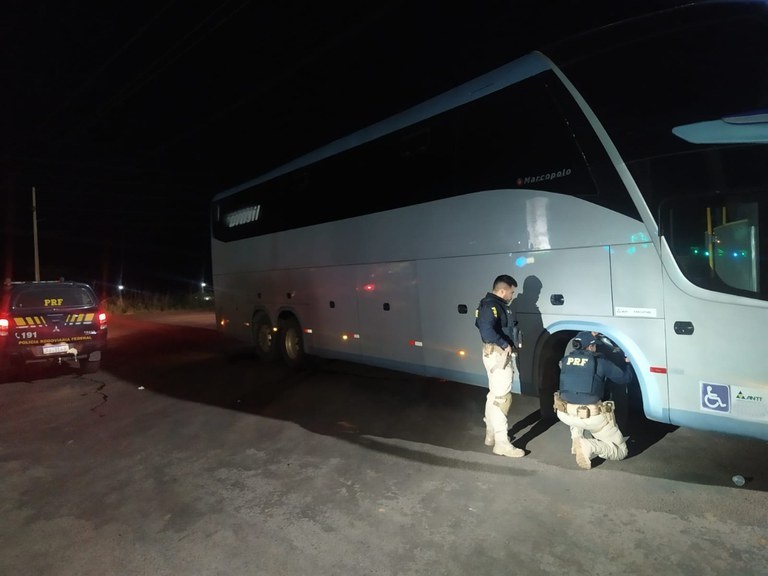 PRF recupera ônibus clonado
