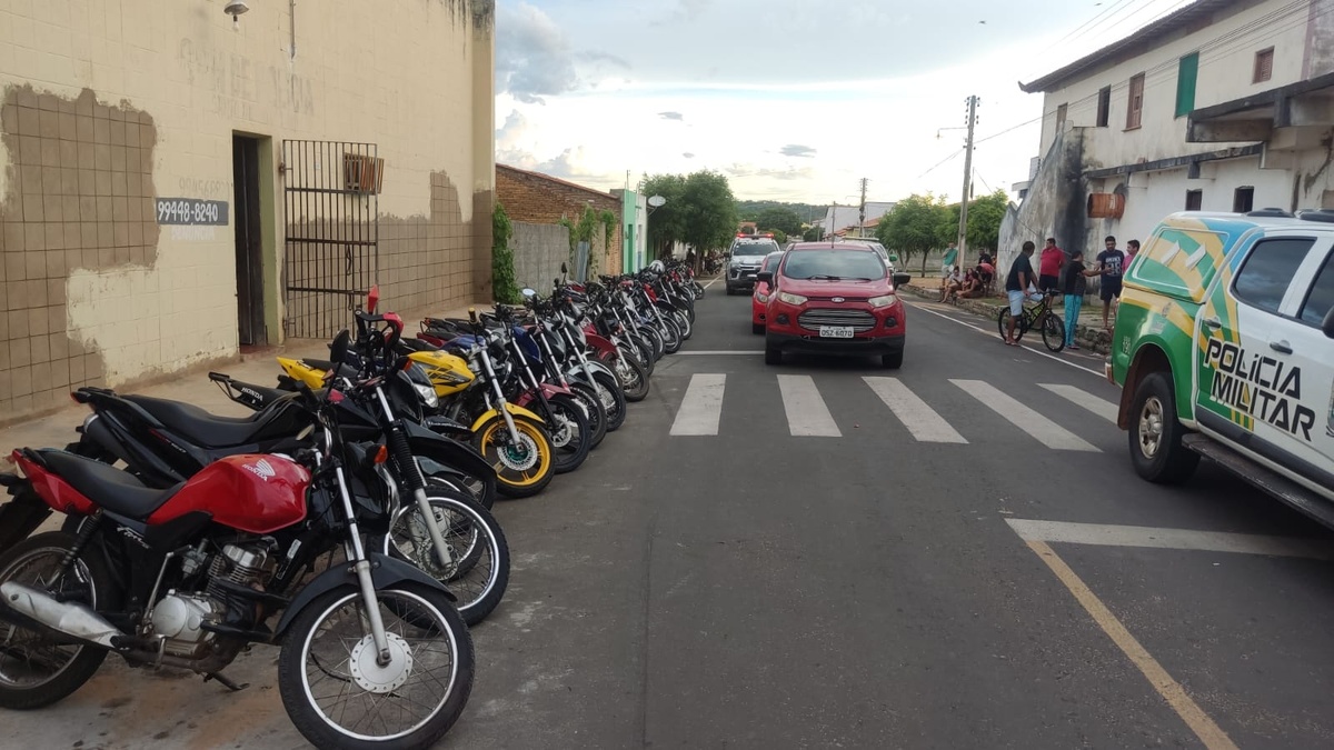 36 motocicletas apreendidas em "grau"