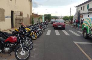 36 motocicletas apreendidas em "grau" (Foto: Foto divulgação)