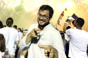 Andres Eduardo Onate Carrillo é médico anestesista e atuava em hospitais públicos e privados (Foto: Reprodução/Instagram)