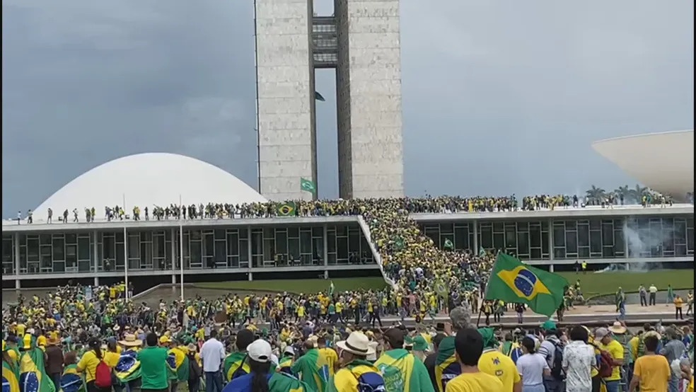 Atos antidemocráticos em Brasília