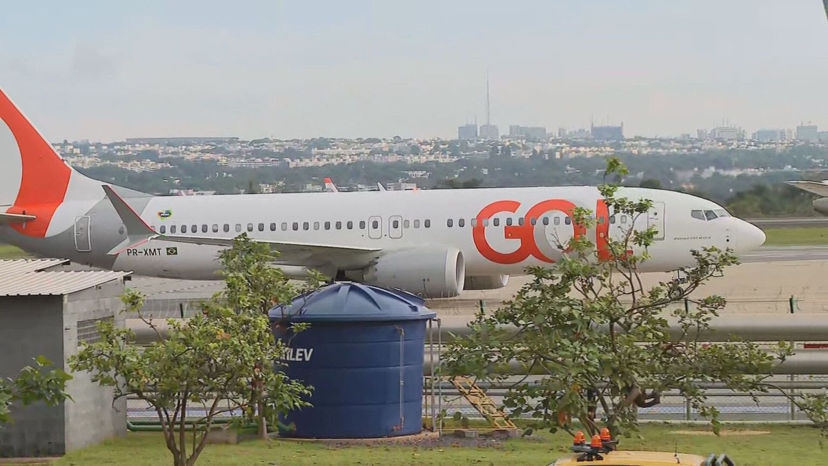 Avião que trouxe o ex-ministro dos EUA