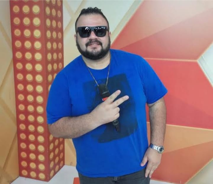 Cantor Bola tem princípio de infarto em Teresina