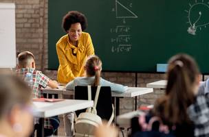 CNM critica reajuste do piso para professores e oriental cautela a prefeitos (Foto: Freepik)