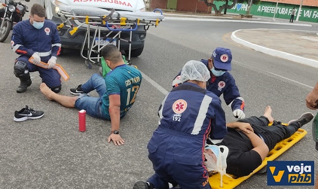 Duas pessoas ficam feridas em acidente com moto e caminhão em Parnaíba